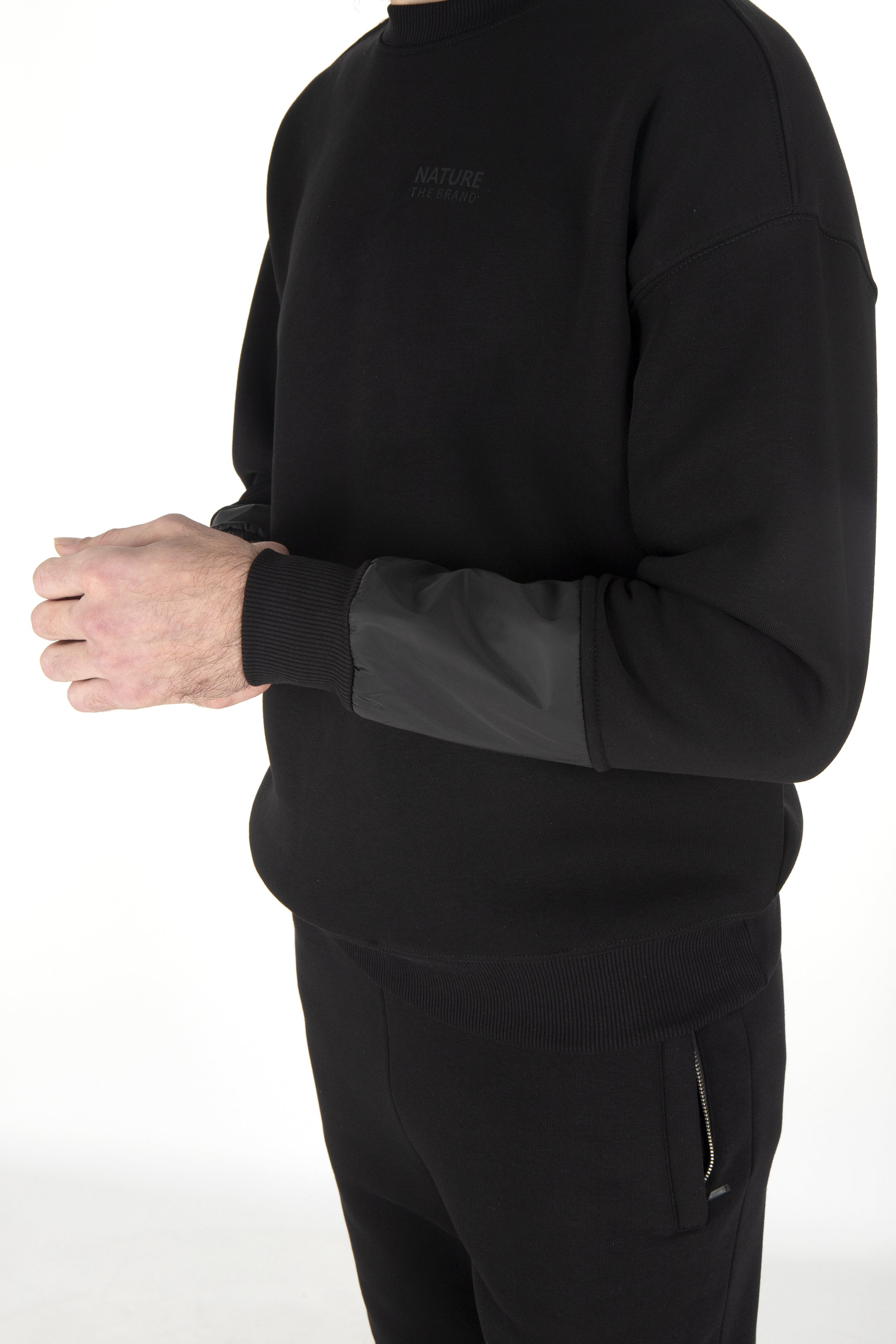 NTB Siyah Oversize Sweatshirt Şardonlu PVC Kol Detaylı