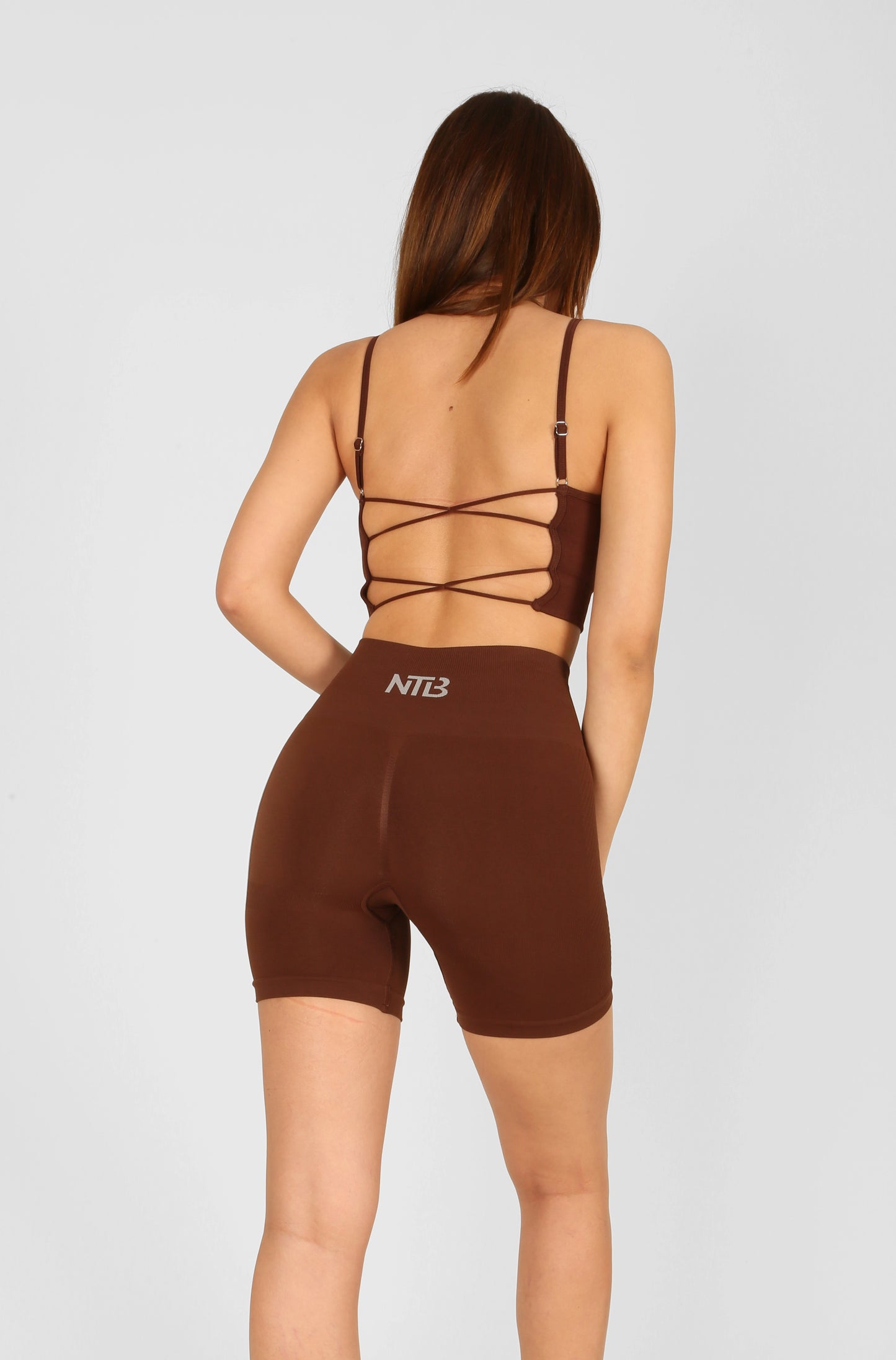 Yüksek Bel Büzgülü Push-Up Spor Şort Kahverengi