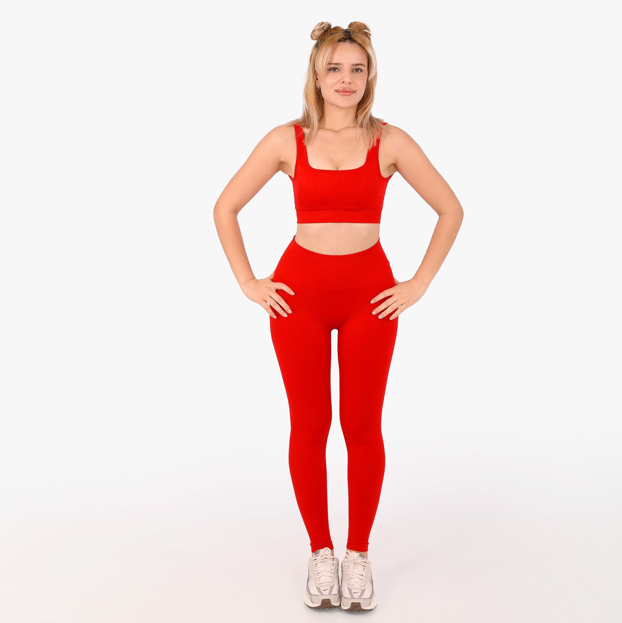 Yüksel Bel Dikişsiz ve Büzgüsüz Kalça Toparlayıcı Spor Tayt Kırmızı