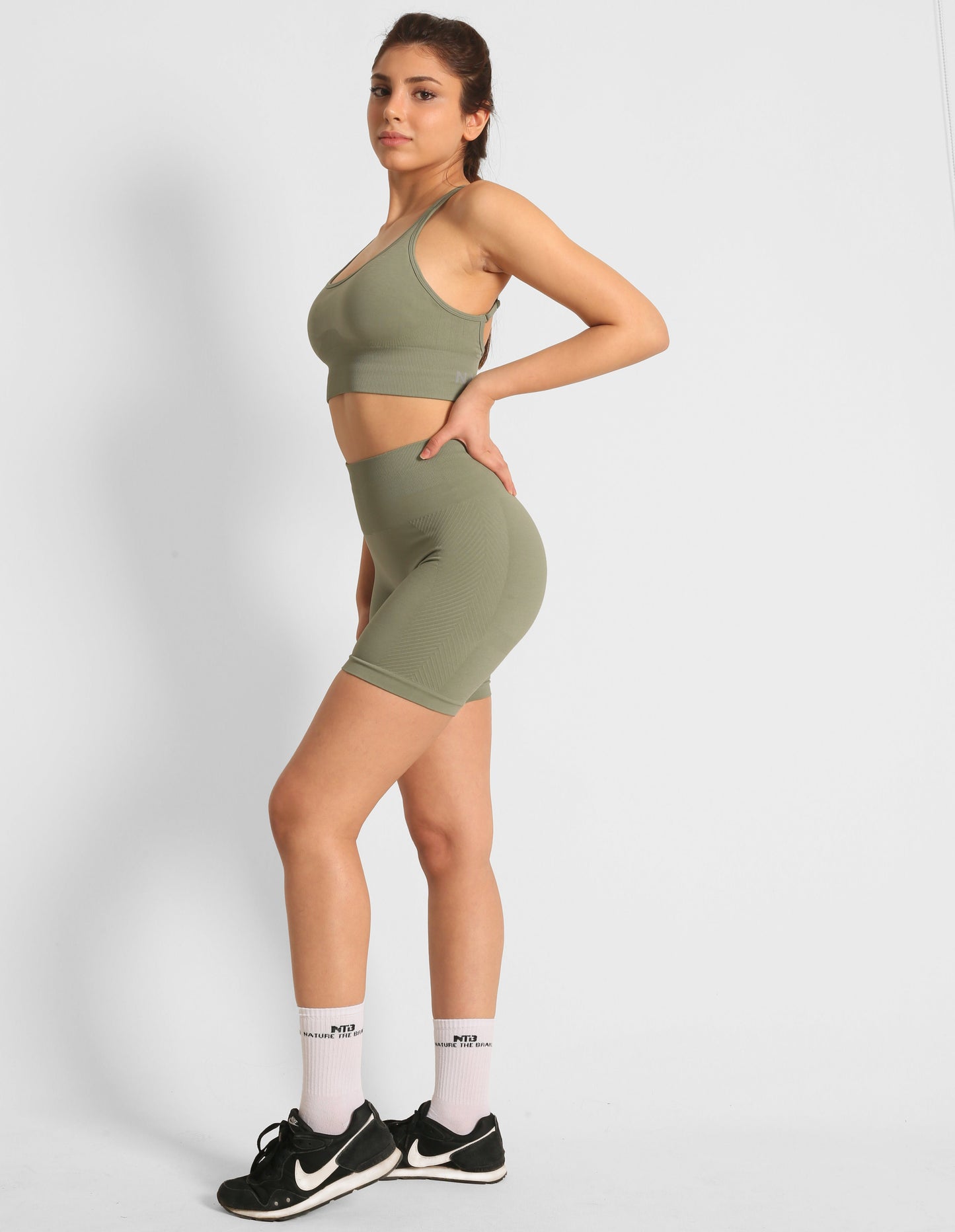 Sırt Detaylı Dikişsiz Sporcu Sutyeni Haki