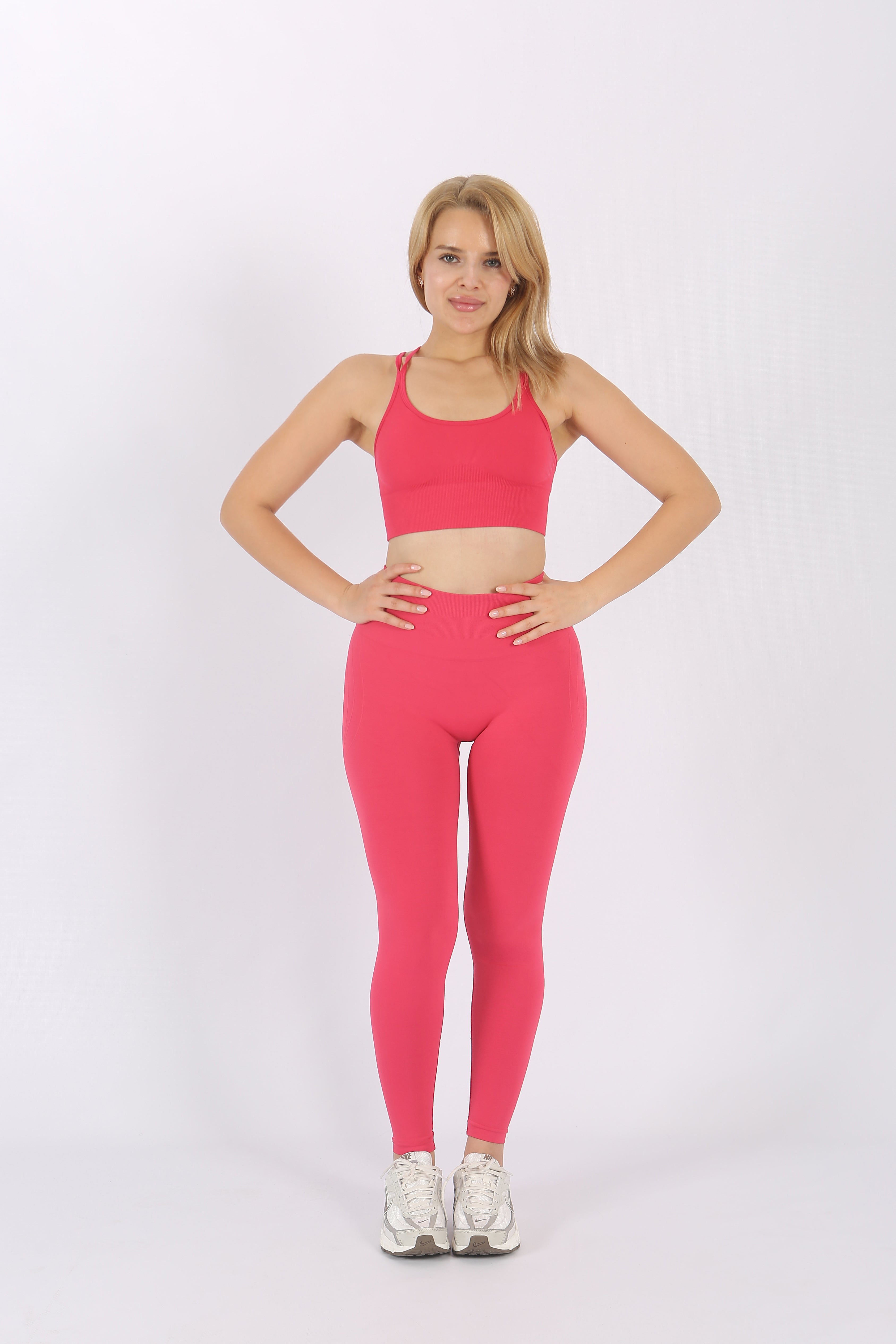 Yüksek Bel Kalça Toparlayıcı ve Dikişsiz Büzgülü Spor Tayt Pembe