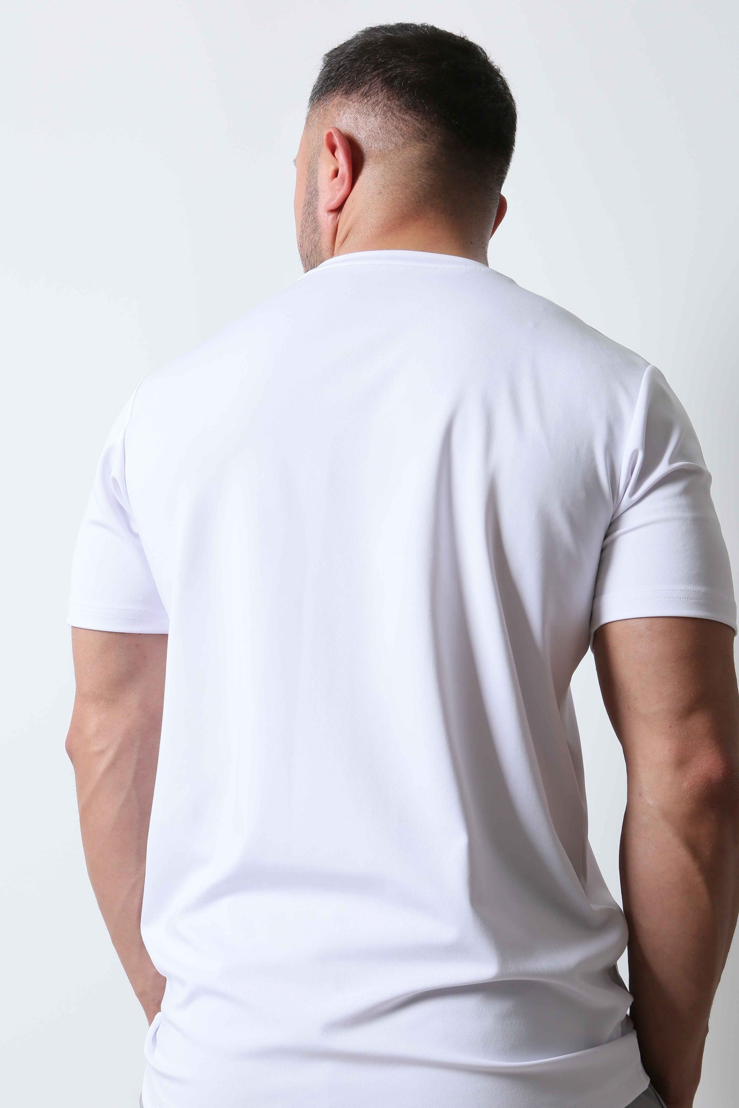 Takma Kol Standart Performans T-Shirt White