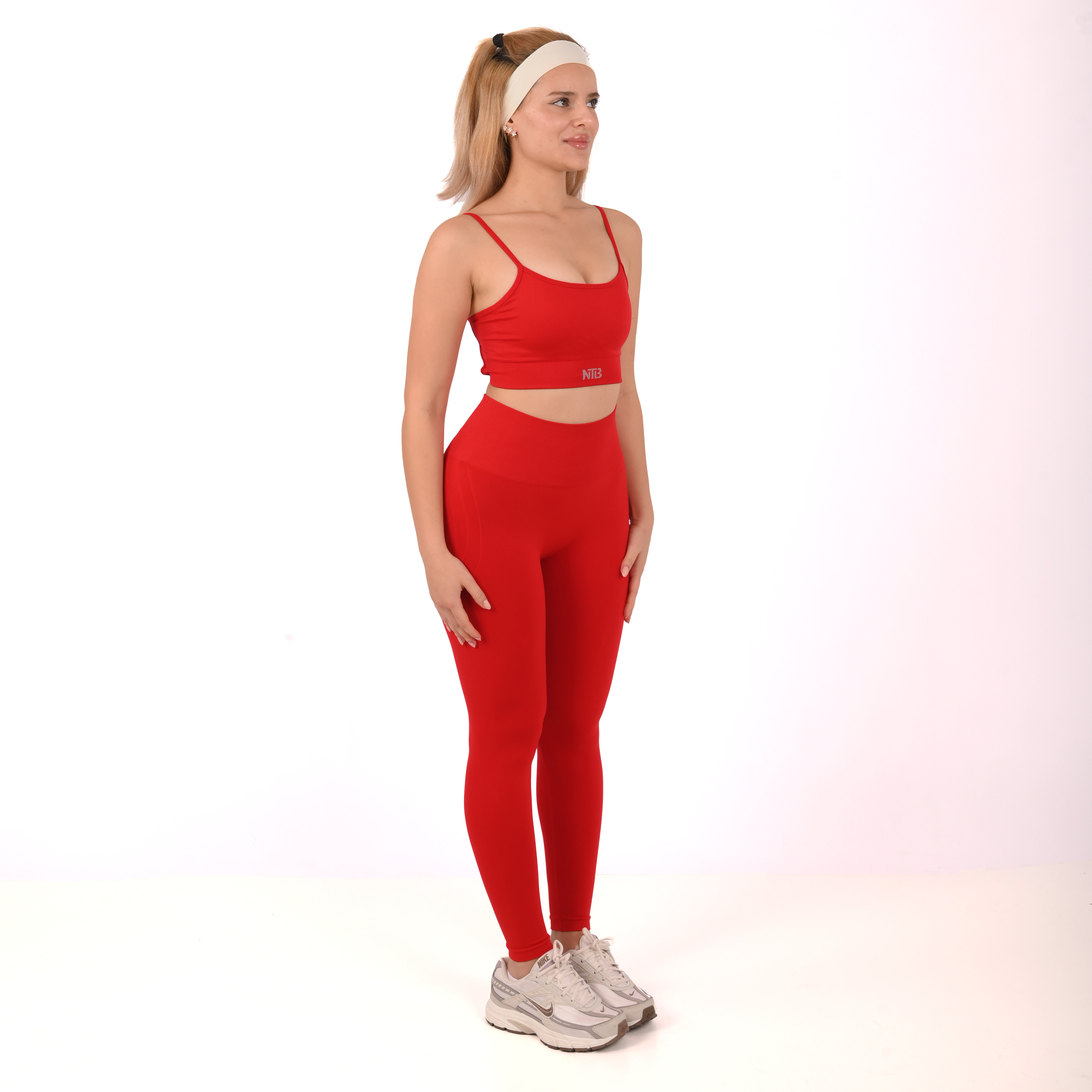 Yüksel Bel Dikişsiz ve Büzgülü Kalça Toparlayıcı Spor Tayt Kırmızı