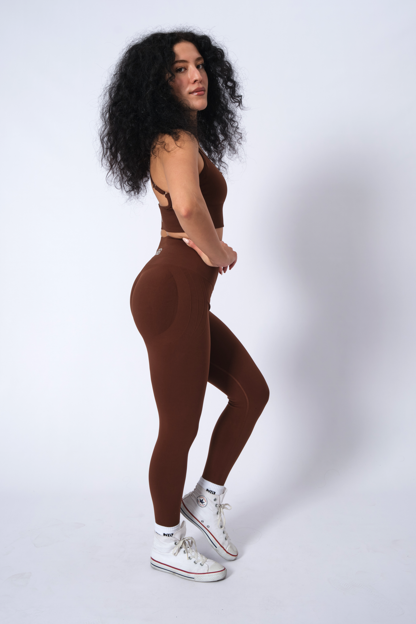 Yüksek Bel Kalça Toparlayıcı Dikişsiz Büzgülü Tayt Kahverengi