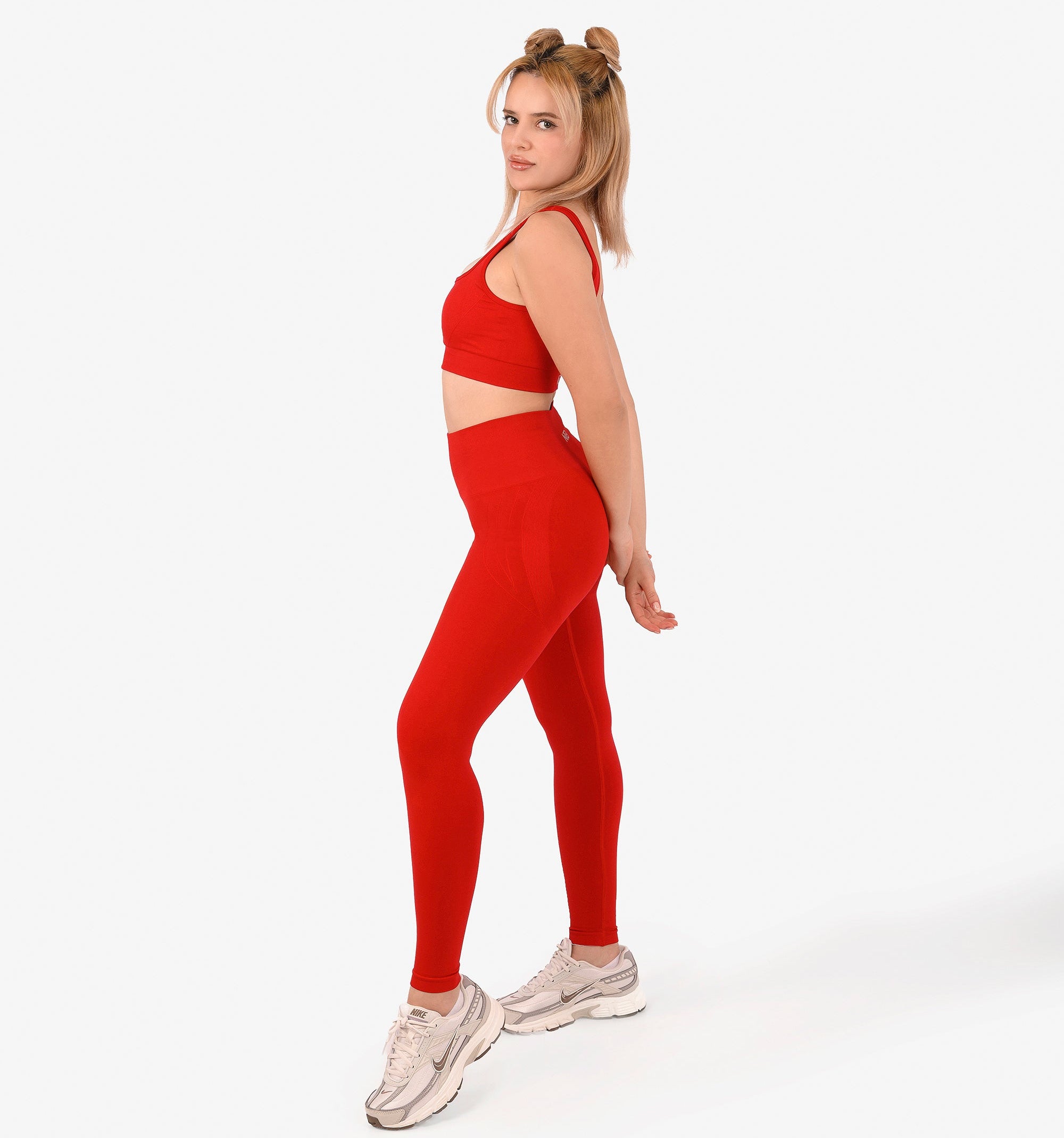 Yüksel Bel Dikişsiz ve Büzgüsüz Kalça Toparlayıcı Spor Tayt Kırmızı