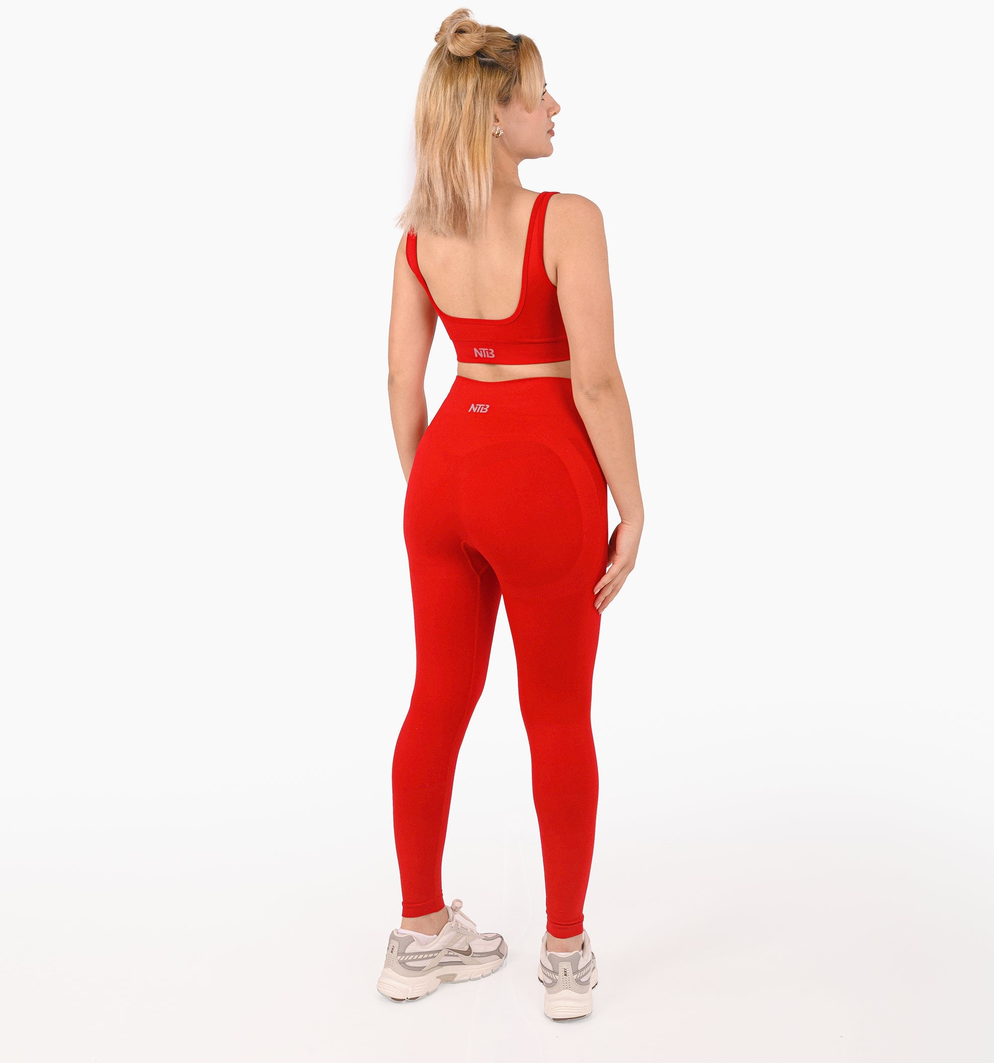 Yüksel Bel Dikişsiz ve Büzgüsüz Kalça Toparlayıcı Spor Tayt Kırmızı