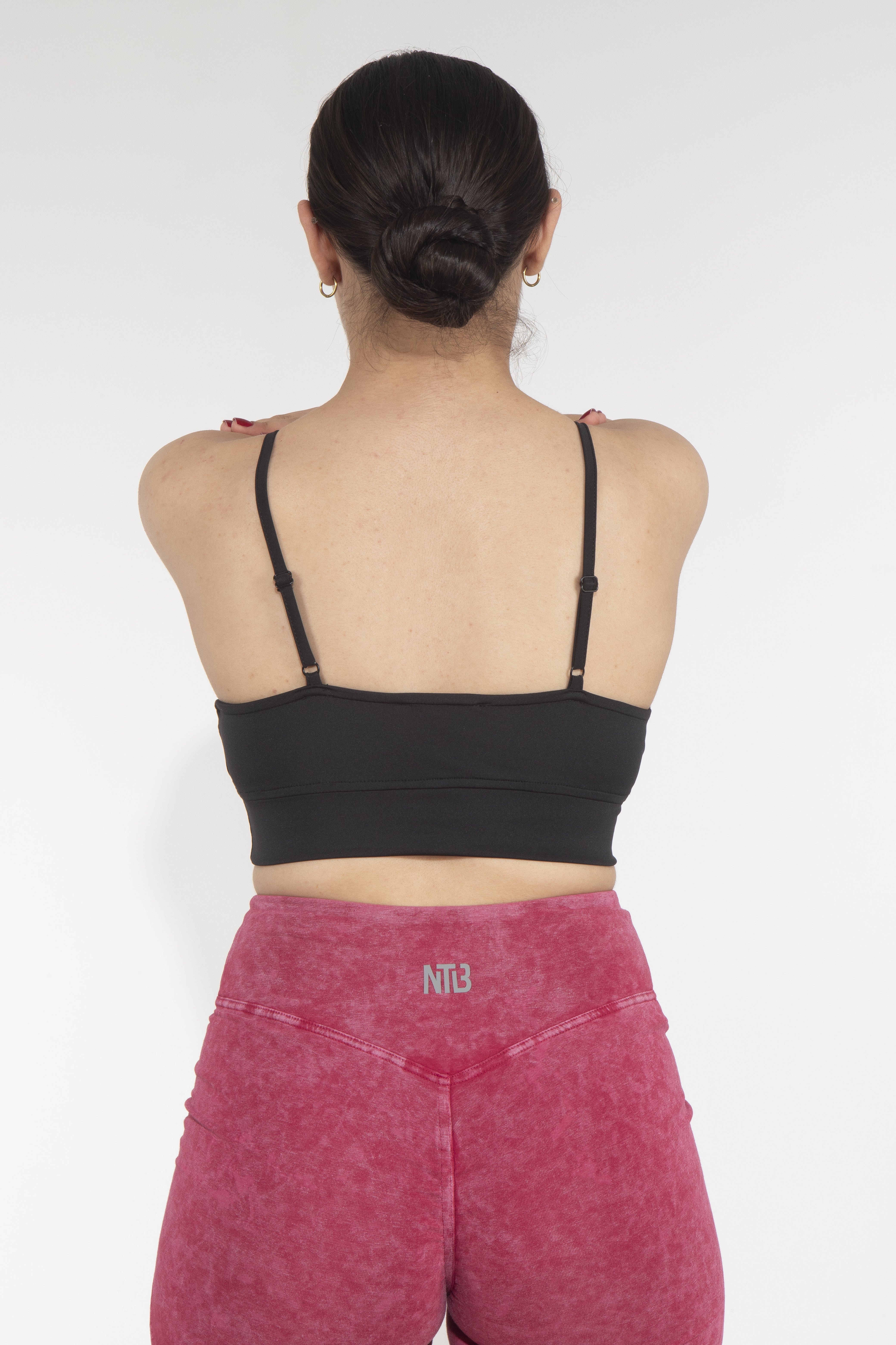 Dikişli Dekolteli Black Sporcu Bra