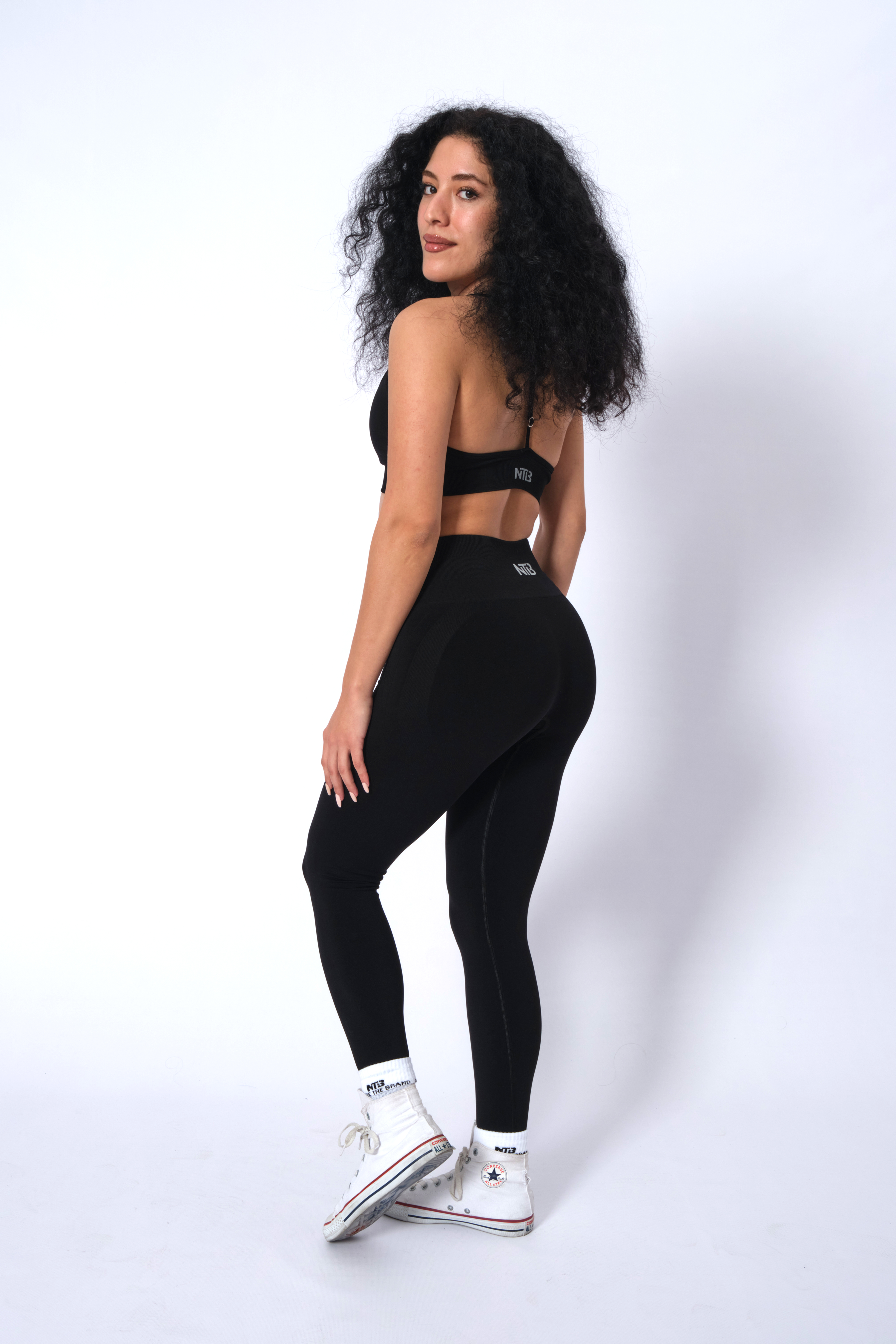 Yüksek Bel Kalça Toparlayıcı ve Dikişsiz Spor Tayt Siyah